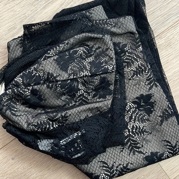 NEW!!! Lace Tube Top & Pencil Skirt Set - Picture 3 of 3